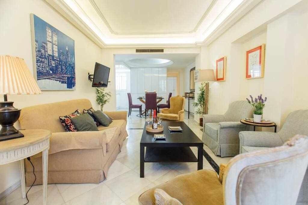 Apartamento Boutique Abades เซบีญา ภายนอก รูปภาพ