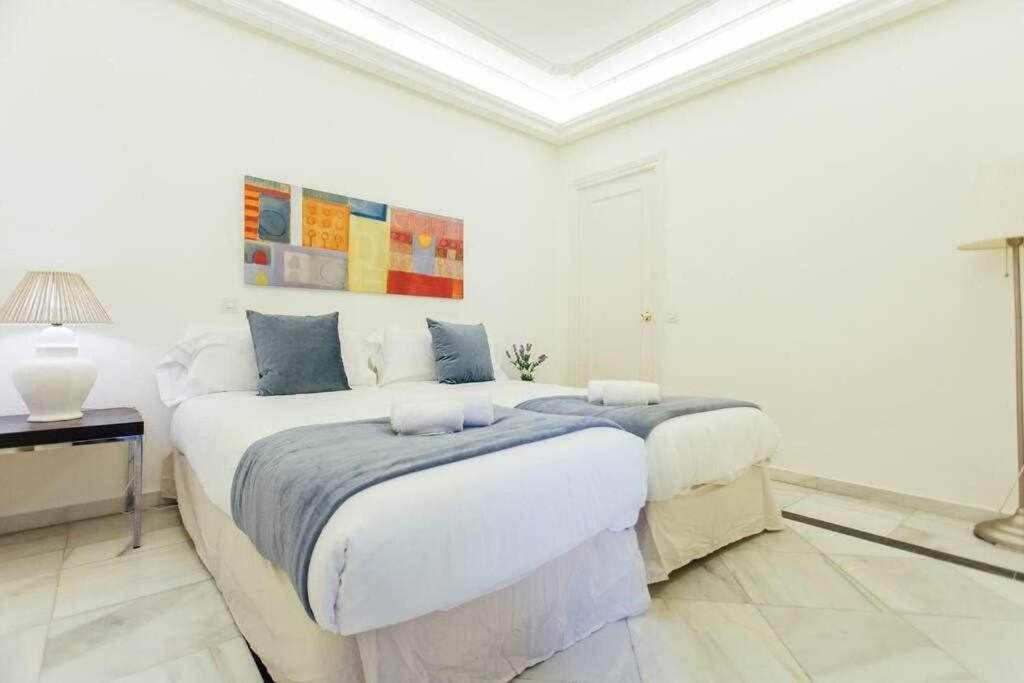 Apartamento Boutique Abades เซบีญา ภายนอก รูปภาพ