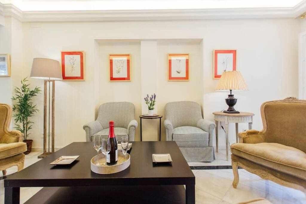 Apartamento Boutique Abades เซบีญา ภายนอก รูปภาพ